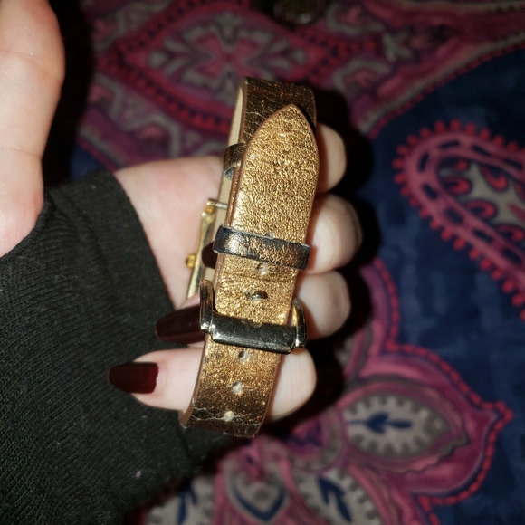 Golden Watch - Picture 5 of 6